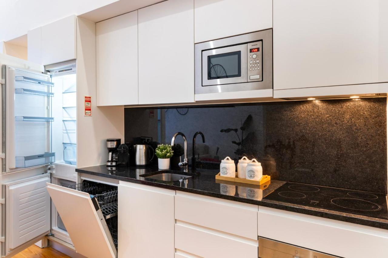 City Center Modern Apartment In بورتو المظهر الخارجي الصورة
