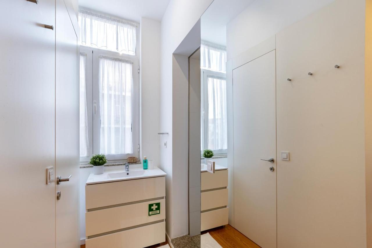 City Center Modern Apartment In بورتو المظهر الخارجي الصورة